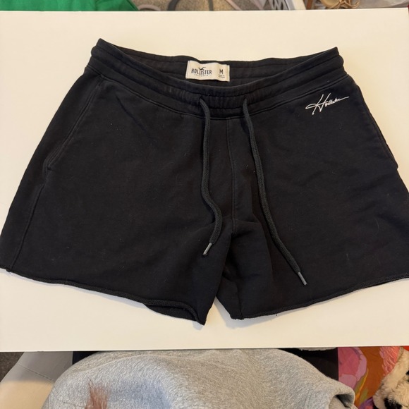 Hollister Pants - Hollister Womens Black Fleece Sweat Shorts Size M Embroidered Logo Raw Hem